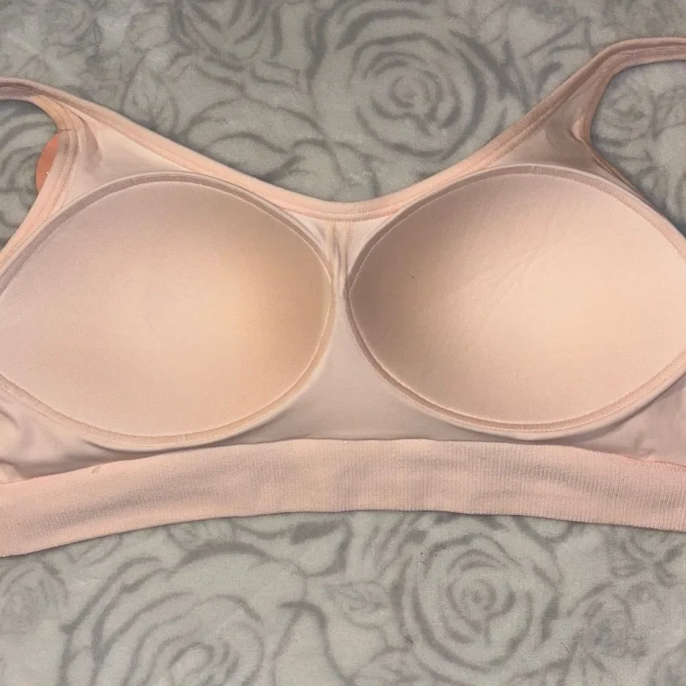 NWT Bali Beautifully You Light Pink Comfort Bra. Sz medium.